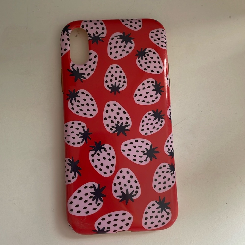 iPhone XR Casely red and pink strawberry phone case